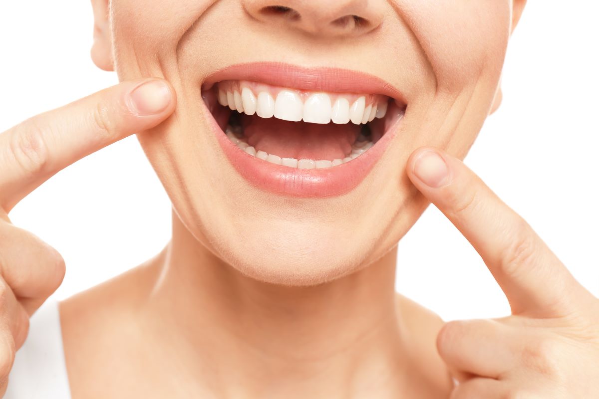 Enhancing Your Smile and Health: The Link Between Oral Health and Nutrition